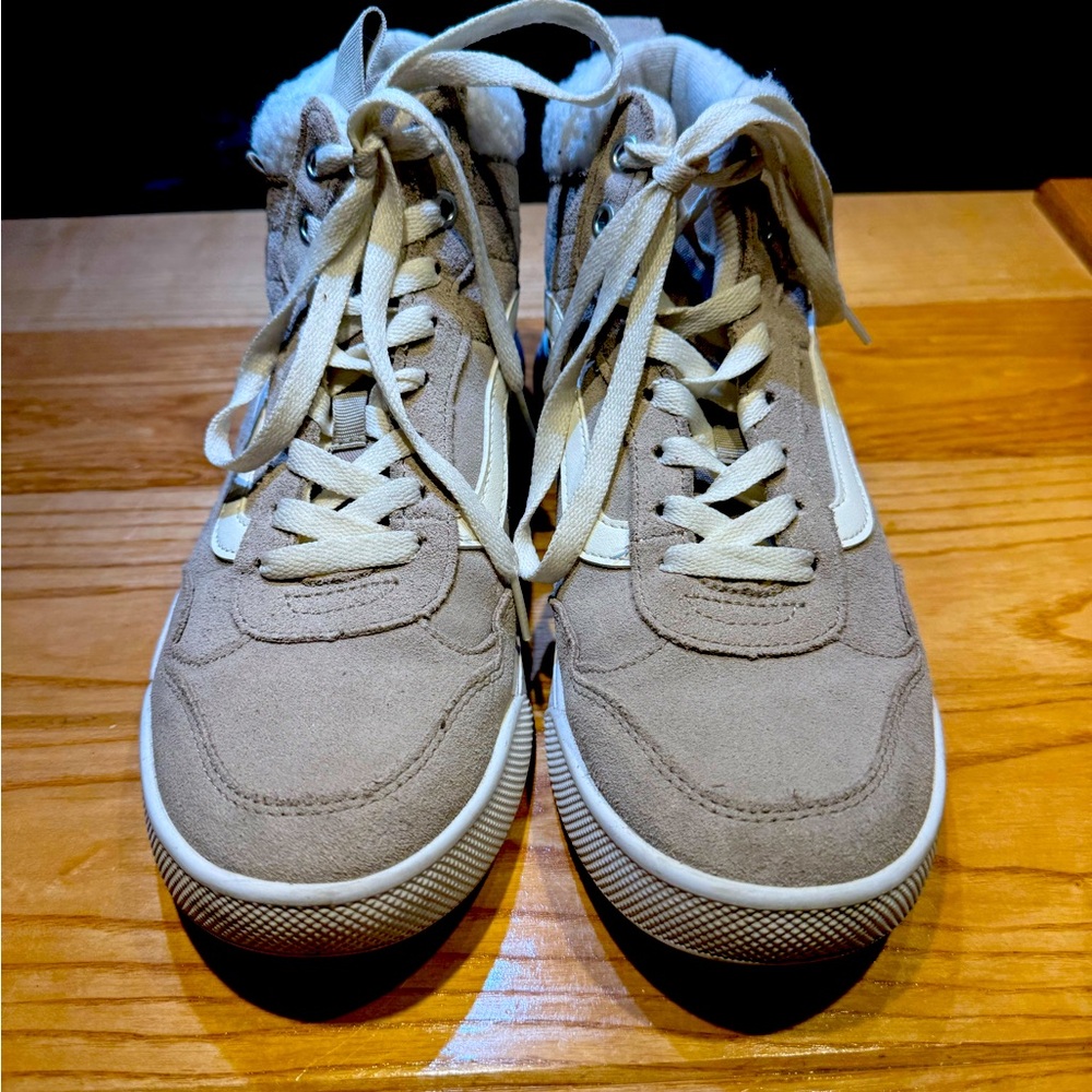 Vans Size 9.5 Women’s shoes